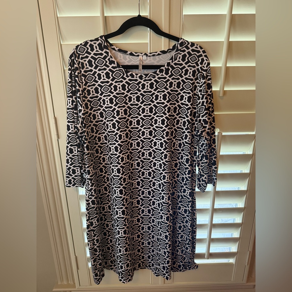 Lulu-B Black and White Patterned 3/4 Sleeve Dress